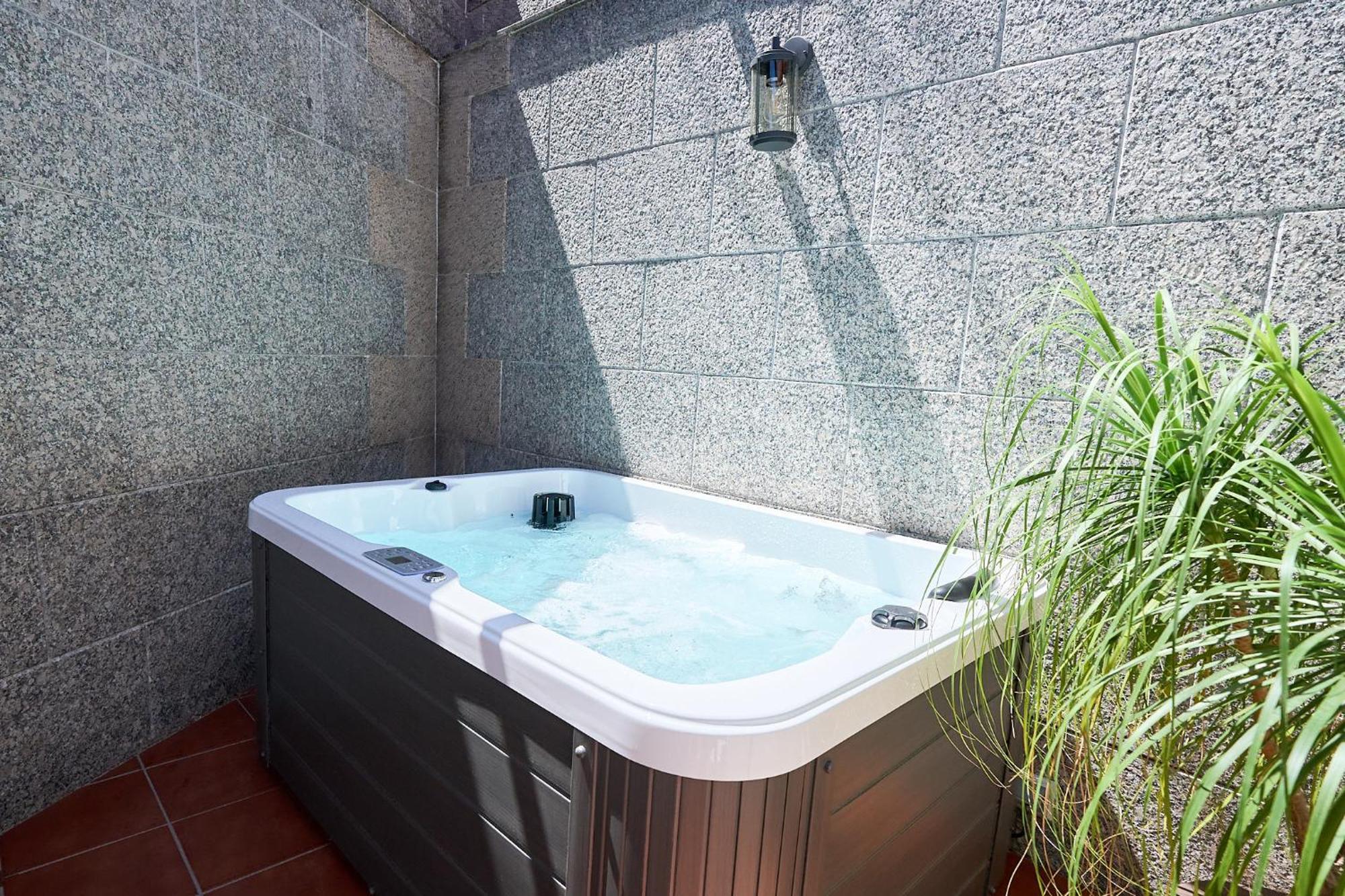 Apartamento Sanmartino Con Jacuzzi 图伊 外观 照片